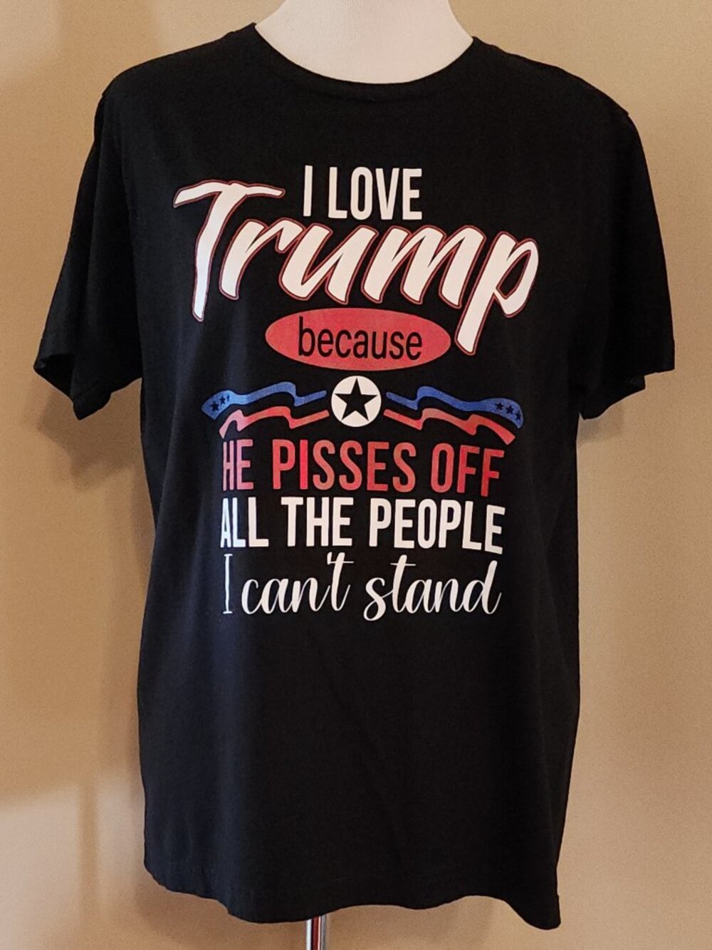 "I LOVE TRUMP BECAUSE" T-Shirt Large Chest 21" Length 27.5" Unisex 100% Cotton